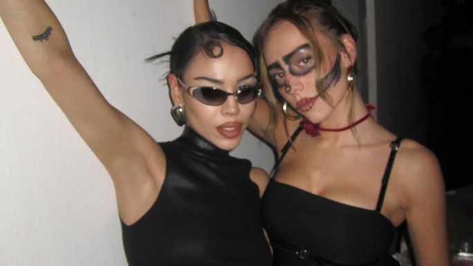 Danna Paola y Ester Expósito juntas en Halloween