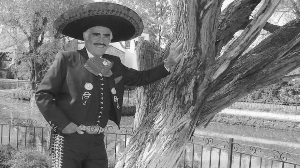 Vicente Fernández nosotros te contamos como te puede cantar desde el cielo