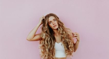 Los trucos definitivos para eliminar el frizz de tu cabello liso o rizado