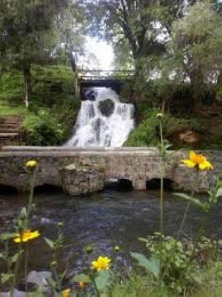 Un imperdible de Atlimeyaya es la Cascada Encantada. 