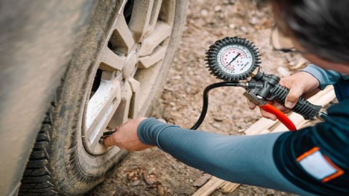 ¿Cuál es la presión ideal de las llantas de un auto para salir a carretera?