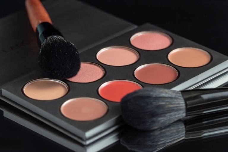 La Revista Profeco reveló cuáles son las mejores marcas de maquillaje para mujer