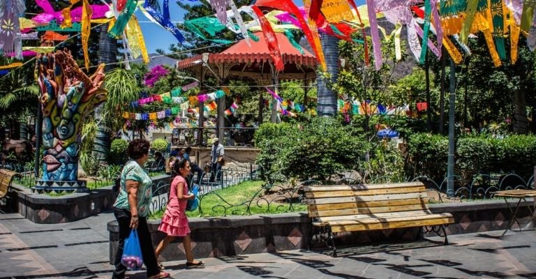 Así luce la plaza principal de este lugar donde encontrarás rica gastronomía y eventos culturales. 