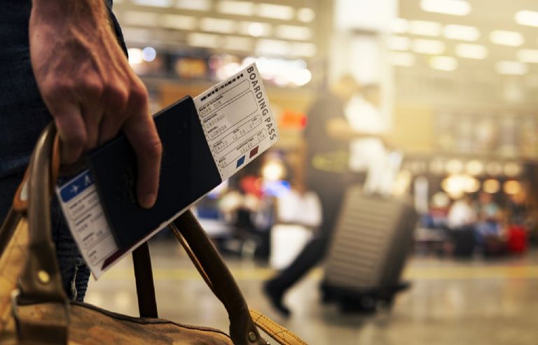 La Tarifa de Uso Aeroportuario (TUA) del Aeropuerto Internacional de la Ciudad de México (AICM) incrementará un 2,5% en los boletos de avión.