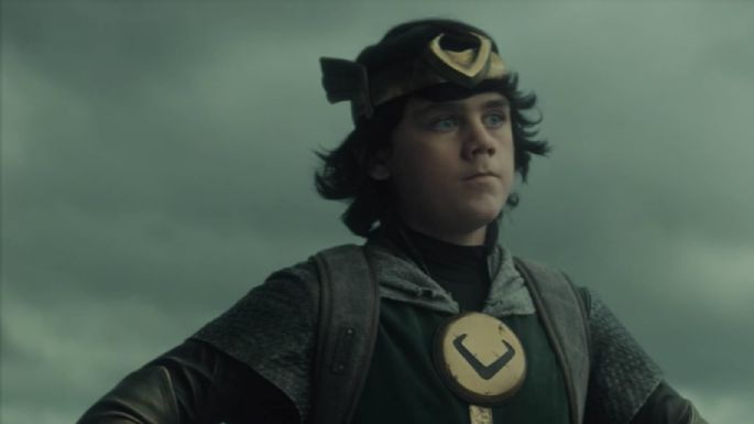 Actor de 'Loki' confiesa que vive en un camión con ventanas cubiertas por cartón