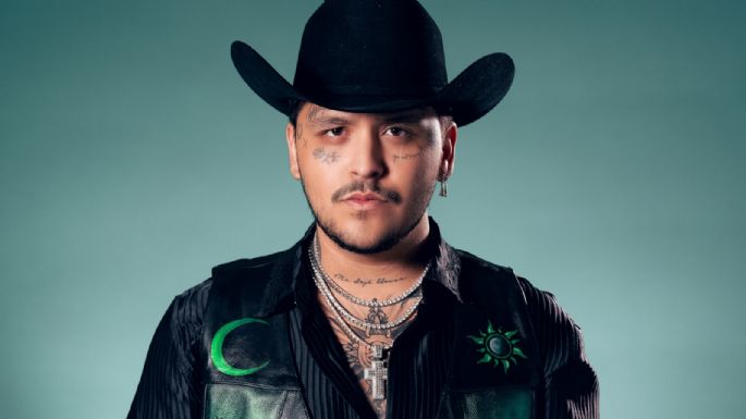 Christian Nodal: Segunda voz se roba su show al sacar los prohibidos en el escenario