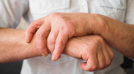 ¿Qué es Parkinson y porque da? Así es como empieza a manifestarse según sus síntomas y etapas