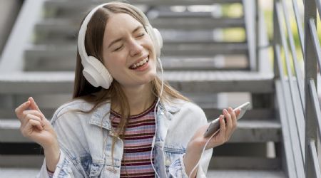 Conoce la canción que más felicidad produce en la mente, según la ciencia