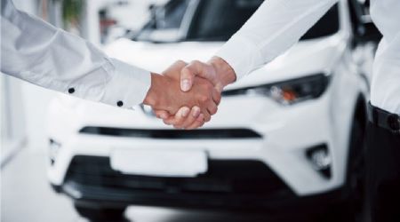 ¿Cómo se debe facturar la VENTA de un auto usado? Esto dice el SAT