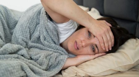 ¿Sudas mucho por la noche? Esta es la enfermedad que puedes padecer y que no te deja dormir