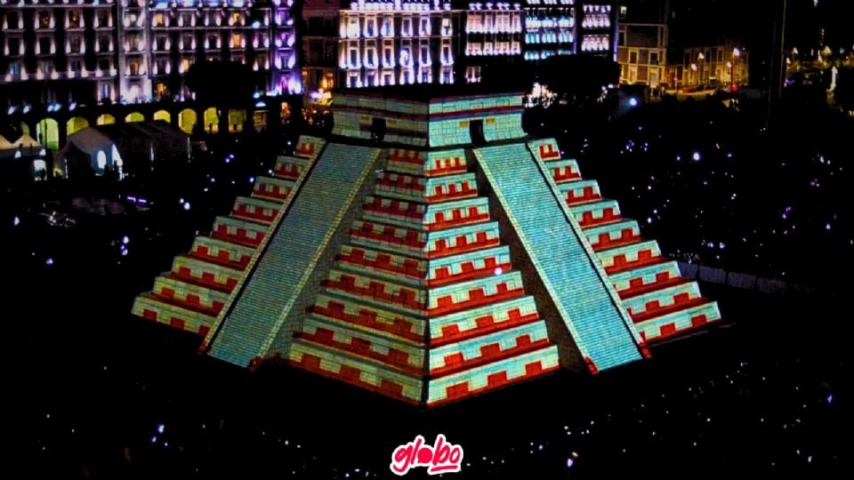 ¡Ahora tienes más días para poder ver la Pirámide de Kukulcán en el Zócalo de CDMX!