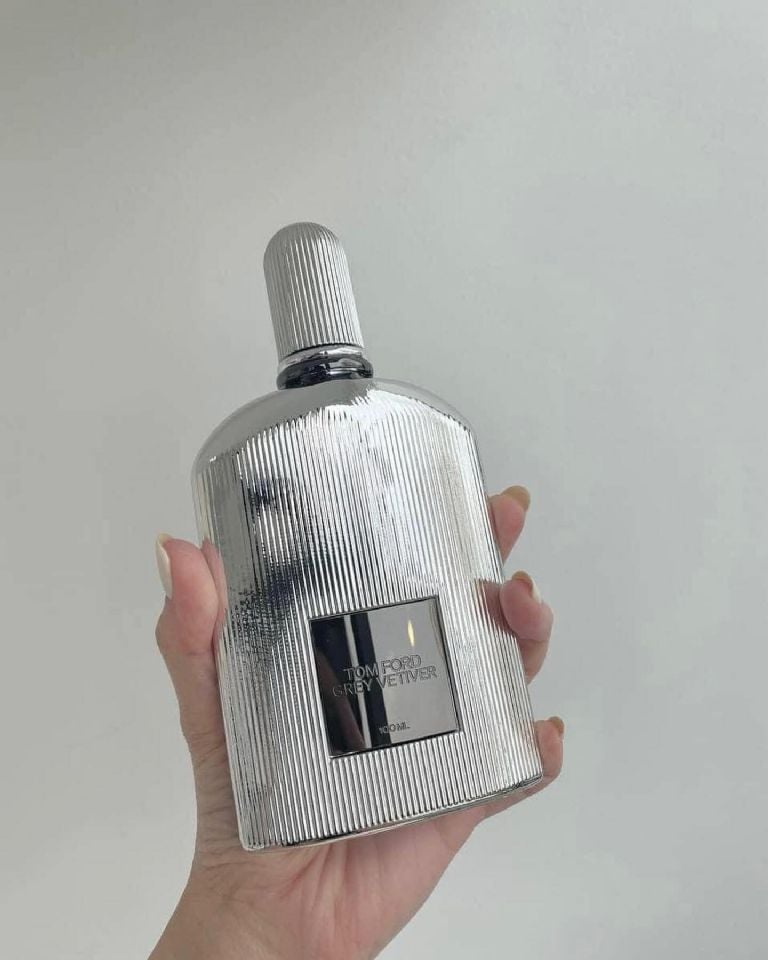 frasco de perfume Tom Ford Grey Vetiver