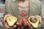 Foto ilustrativa de la nota titulada: El truco fácil y rápido para saber si el aguacate está maduro