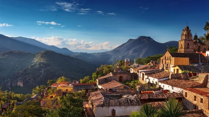 Este pueblo mágico del Edomex está escondido entre las montañas y está cargado de cascadas