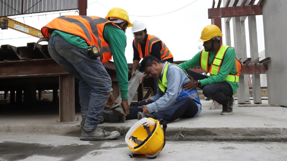 Ley Federal del Trabajo (LFT), Artículo 473, los trabajadores pueden estar expuestos a riesgos de trabajo, ya sean accidentes o enfermedades.