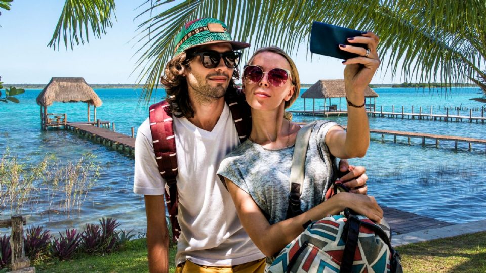 Descubre los Pueblos Mágicos más bonitos de México, según turistas, donde brillan lugares repletos de tradiciones vibrantes.