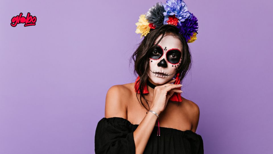 Descubre el encanto de este pueblo mágico de Michoacán, entre arquitectura colonial, coloridas islas y tradiciones del Día de Muertos.