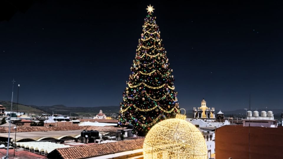 RUTA desde CDMX a Chignahuapan para conocer el árbol más alto de México y su esfera monumental.