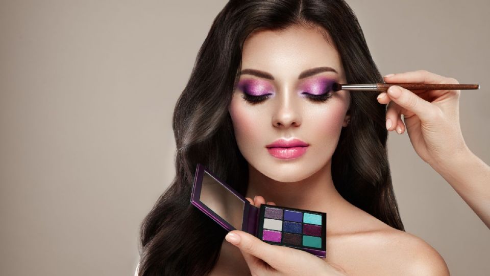 Viral: Truco de los tres dedos para lograr un maquillaje perfecto