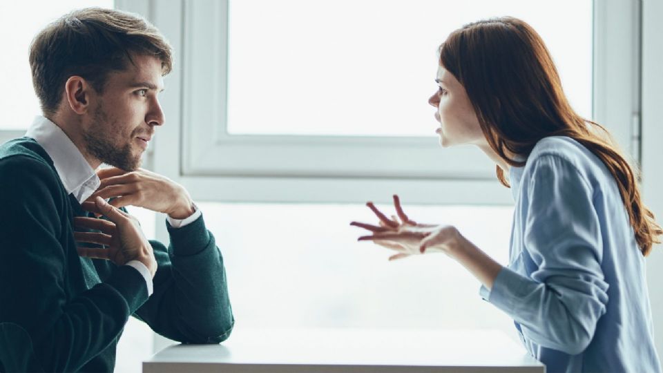 Sergio Sepúlveda se deja ir contra 'Piñatería Ramírez' por personalizar una de Paola Suárez