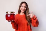 Foto ilustrativa de la nota titulada: La recetaza con gelatina que aporta colágeno y elimina arrugas en poco tiempo