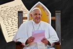 Foto ilustrativa de la nota titulada: Papa Francisco, esto dice la carta de renuncia que firmó hace 12 años en caso de tener problemas de salud