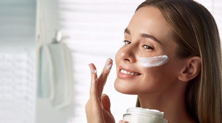 Dile adiós a las arrugas con este exfoliante ideal para pieles maduras que buscan mayor cuidado