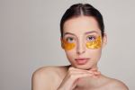 Foto ilustrativa de la nota titulada: 3 remedios caseros para eliminar las ojeras o bolsas debajo de los ojos
