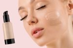 Foto ilustrativa de la nota titulada: La mejor base de maquillaje waterproof recomendada por la Inteligencia Artificial que te durará por horas