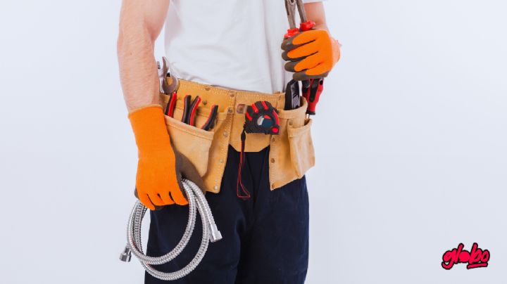 El truco casero para arreglar una manguera de ducha con una fuga de agua sin gastar ni un peso