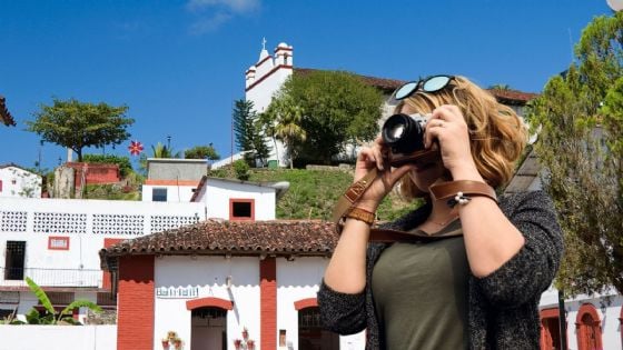 El Pueblo Mágico de Tabasco con casitas de madera, calles empinadas y dos ríos que abrazan la selva